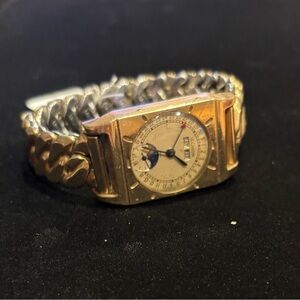 LeCoultre Triple Calendar Moon Phase Rare. 486/AW 1949 Gold Watch 17 Jewels